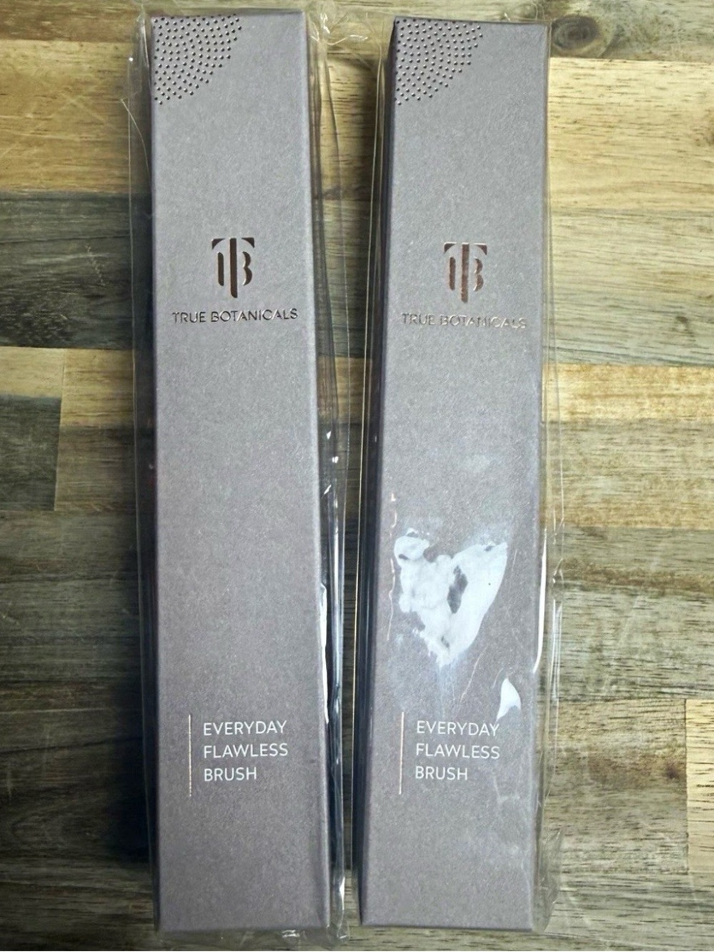 TWO True Botanicals Everyday Flawless Makeup Brush Vegan Cruelty-Free in Box